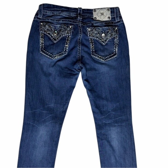 Miss Me Signature Straight Leg Studded Jeans Size 31 - Picture 2 of 6